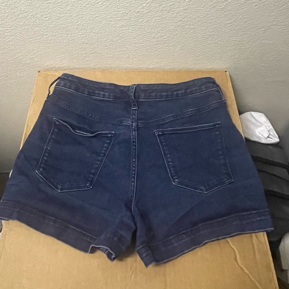 Universal Thread High Rise Shorts - Picture 2 of 6